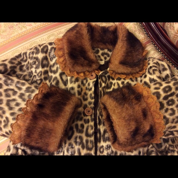 Girl's Hooded fur trim cheetah print Coat, sz.M - Picture 3 of 8